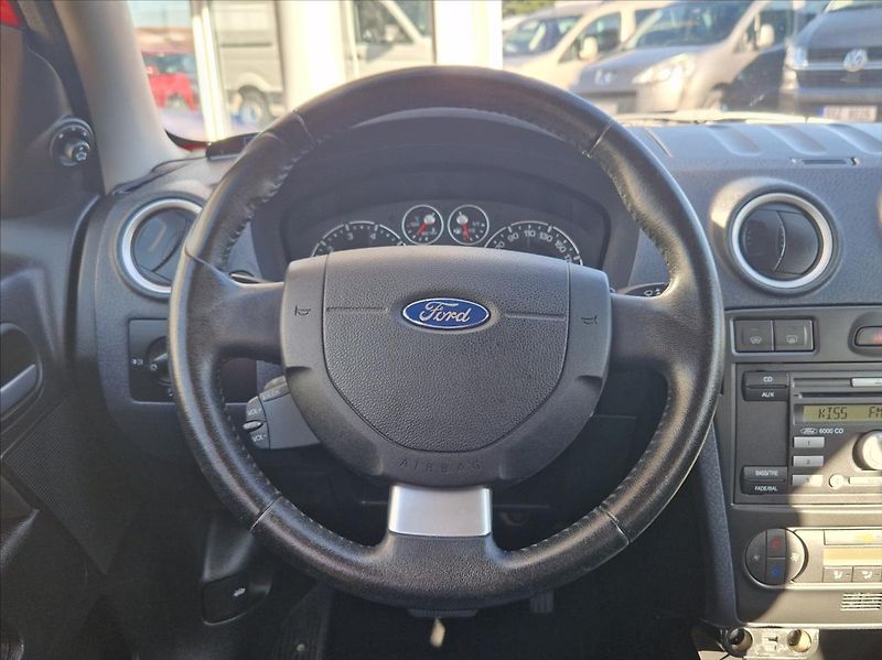Ford Fusion 1,4 i SENZORY AUTAC PO SERVISU - fotka 21 z 35