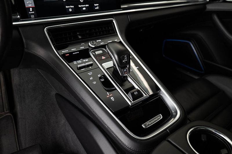 Porsche Panamera - fotka 16 z 25