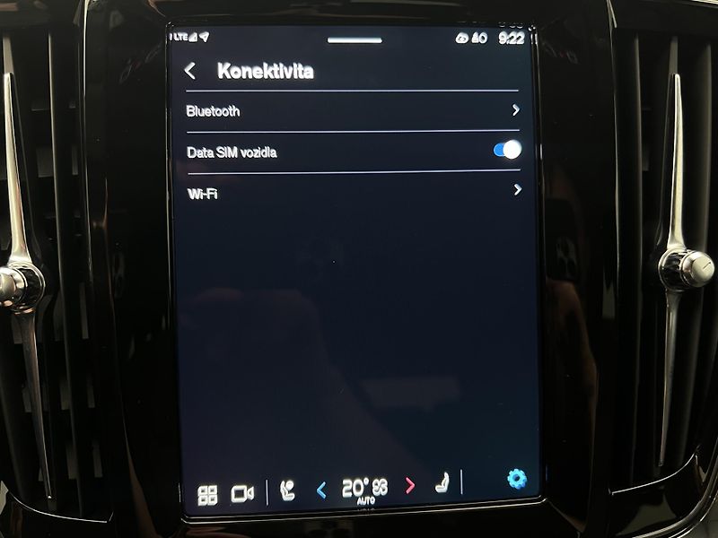 Volvo V90 T6 AWD DARK PLUS - fotka 36 z 45