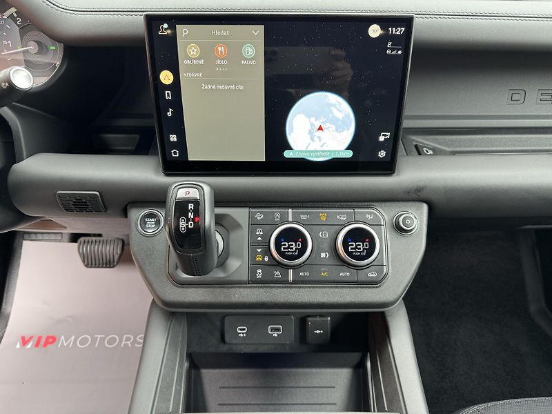 Land Rover Defender D300-R DYNAMIC-BLACK-R22 - fotka 31 z 41