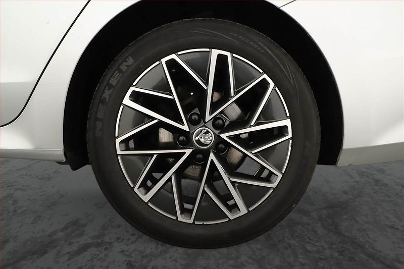 Škoda Superb (2010) 2.0 TDI, po STK, Tažné - fotka 12 z 14