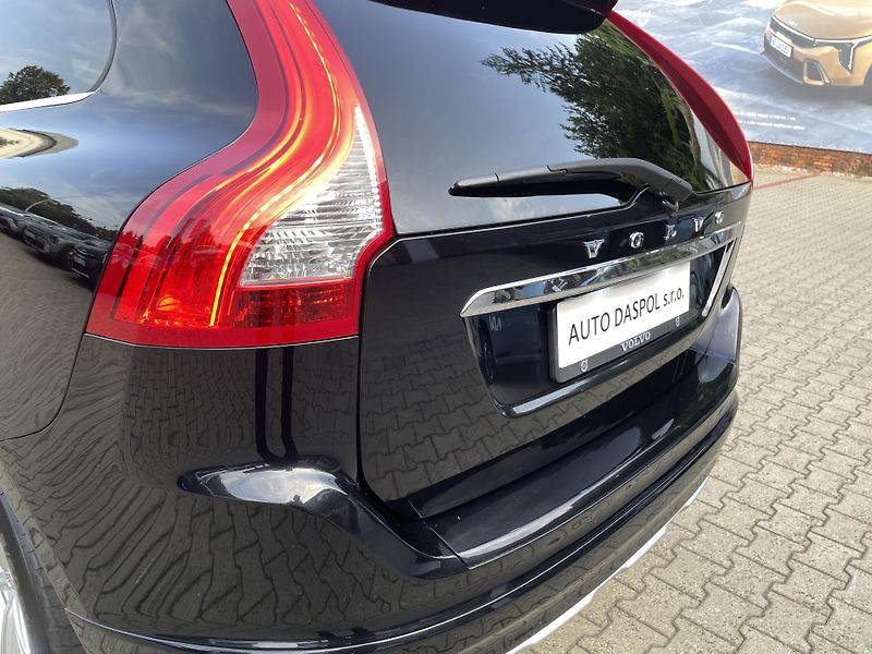 Volvo XC60 (2013) D5 2.4D 169kW AWD   - fotka 23 z 23