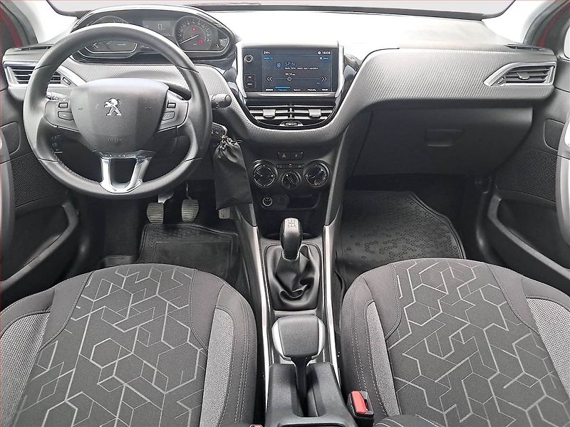 Peugeot 2008 (2019) 1.2 PureTech, Serv.kniha - fotka 8 z 17