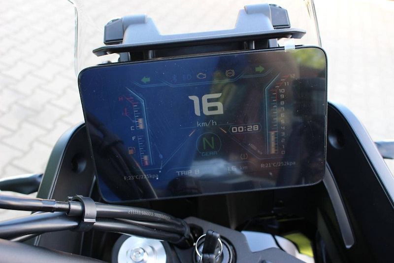 QJ Motor (2024) SVT 650 X NOVINKA 2024 SKLADEM - fotka 7 z 11