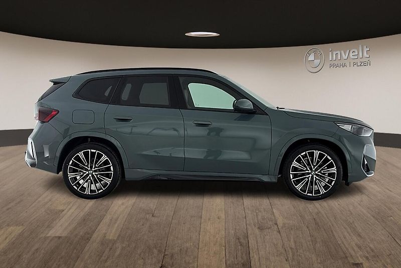 BMW X1 xDrive23d - fotka 2 z 18