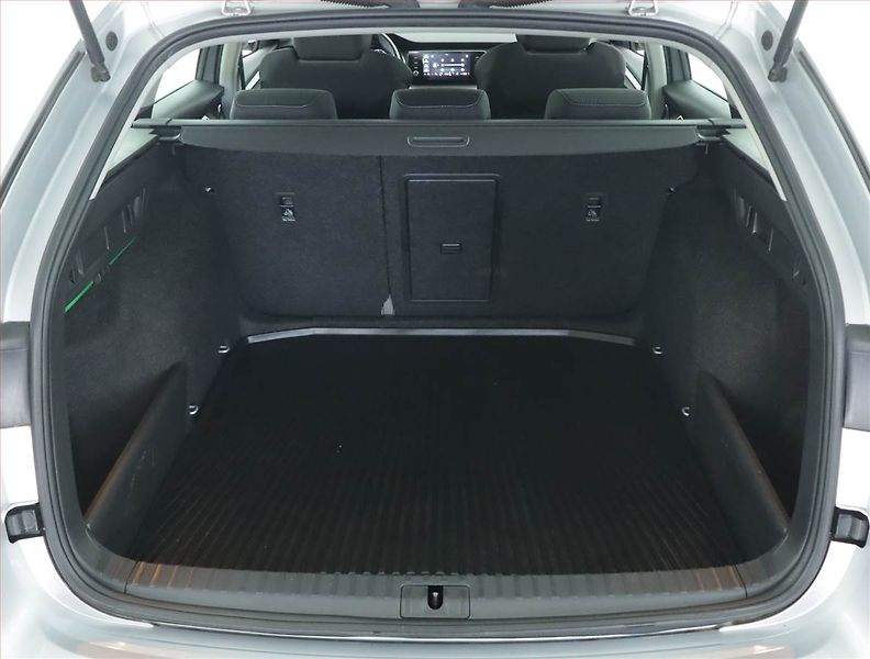 Škoda Octavia (2022) Ambition 2.0 TDI, ČR,1.maj - fotka 13 z 16