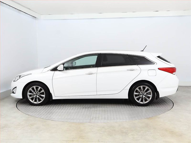 Hyundai i40 (2015) 1.7 CRDi, Xenony, Tempomat - fotka 3 z 16