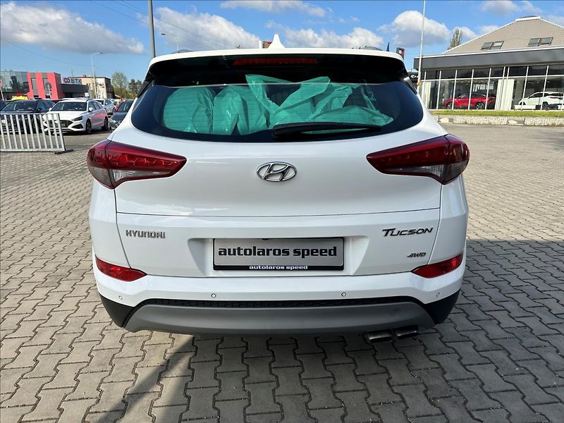 Hyundai Tucson 2,0 CRDi 4WD LP STYLE AT - fotka 4 z 26