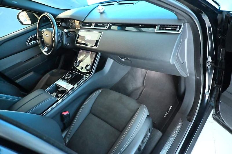 Land Rover Range Rover Velar (2019) 2.0 4x4 ACC Tažné 8AT D180 - fotka 10 z 37