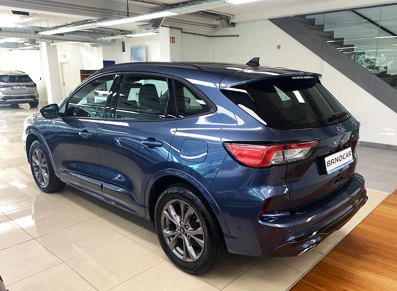 Ford Kuga ST-Line X PHEV, ČR, 1.MAJ - fotka 4 z 28