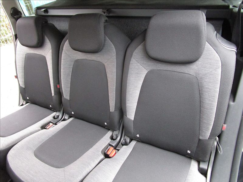Citroën Grand C4 Picasso 2.0HDi aut. Klima, 7 míst - fotka 30 z 50