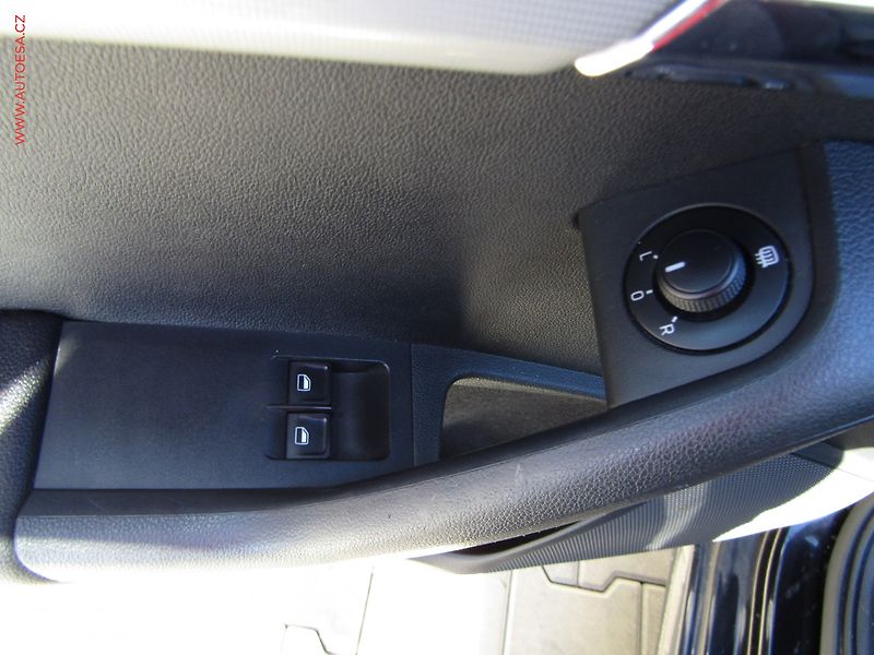 Škoda Octavia (2015) 1.2 TSi, ČR, STK2/28 - fotka 11 z 16