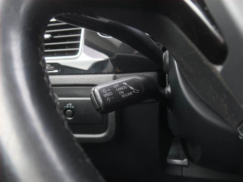 Volkswagen Touareg (2011) 3.0 TDI, 4X4, Automat - fotka 15 z 16