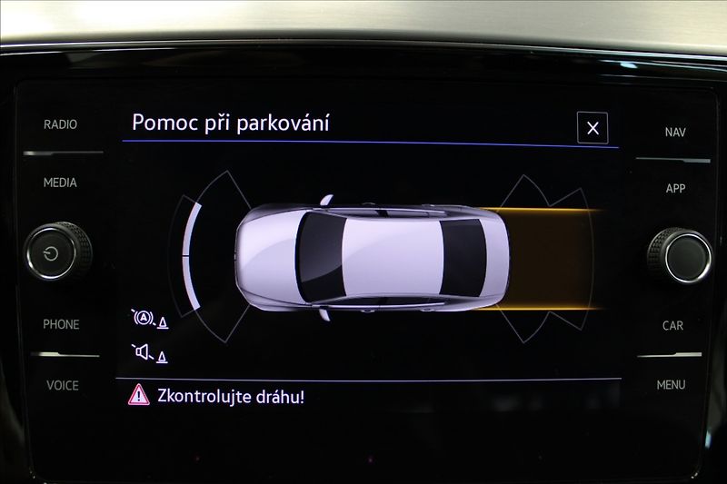 Volkswagen Passat 2,0 TDI DSG ELEGANCE 1.MAJ. CZ - fotka 24 z 37