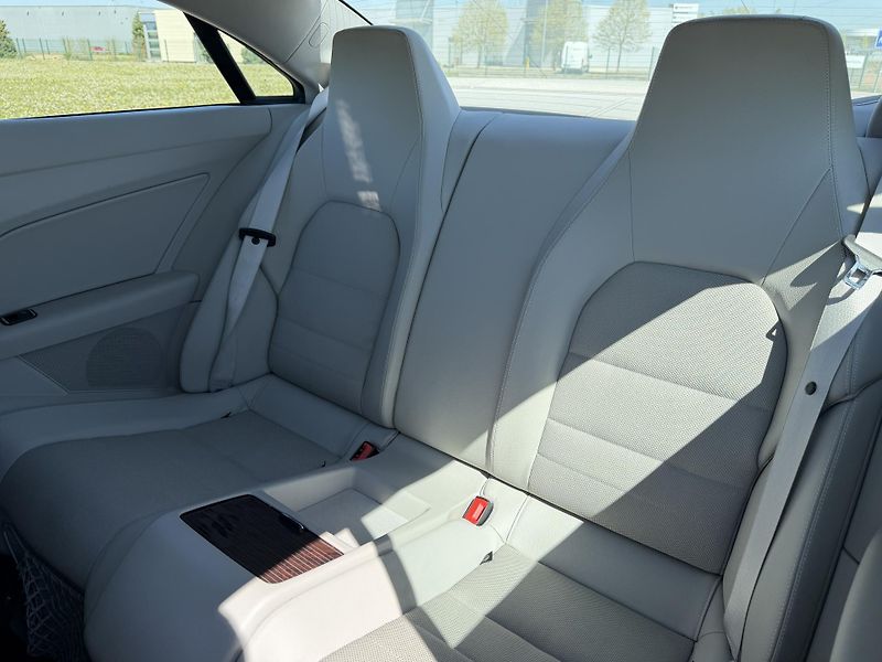 Mercedes-Benz Třídy E 250 CGI 5G KUPÉ SERVISKA - fotka 26 z 39
