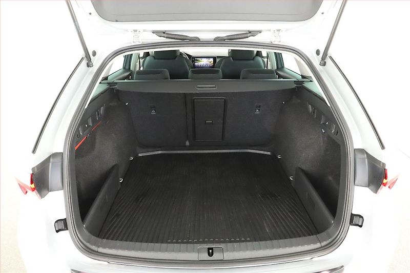Škoda Octavia (2022) Style Plus 2.0 TDI, ČR,1.maj - fotka 11 z 15