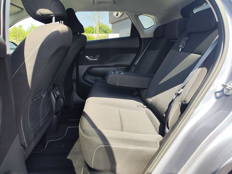 Hyundai Kona 1.6 T-GDi/HEV Smart Tech DCT - fotka 11 z 32