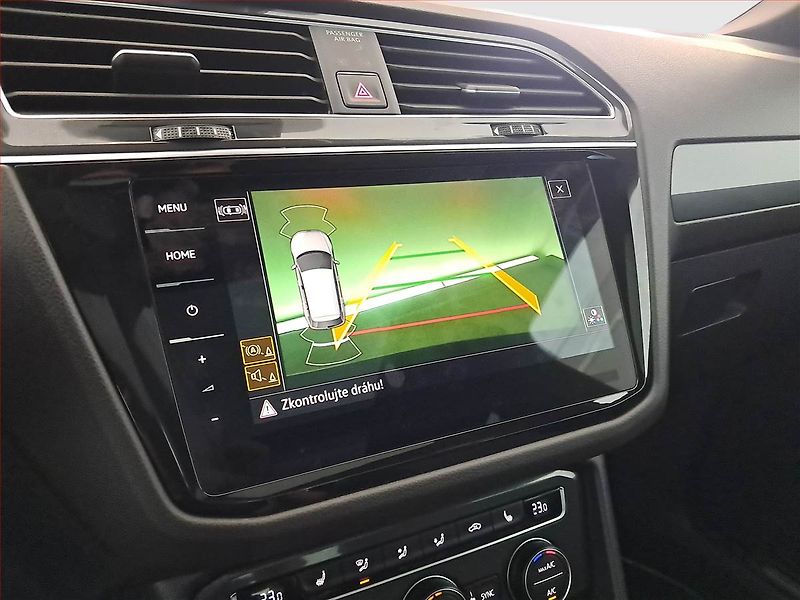 Volkswagen Tiguan (2016) R-Line 2.0 TDI, 4X4, Automat - fotka 22 z 24