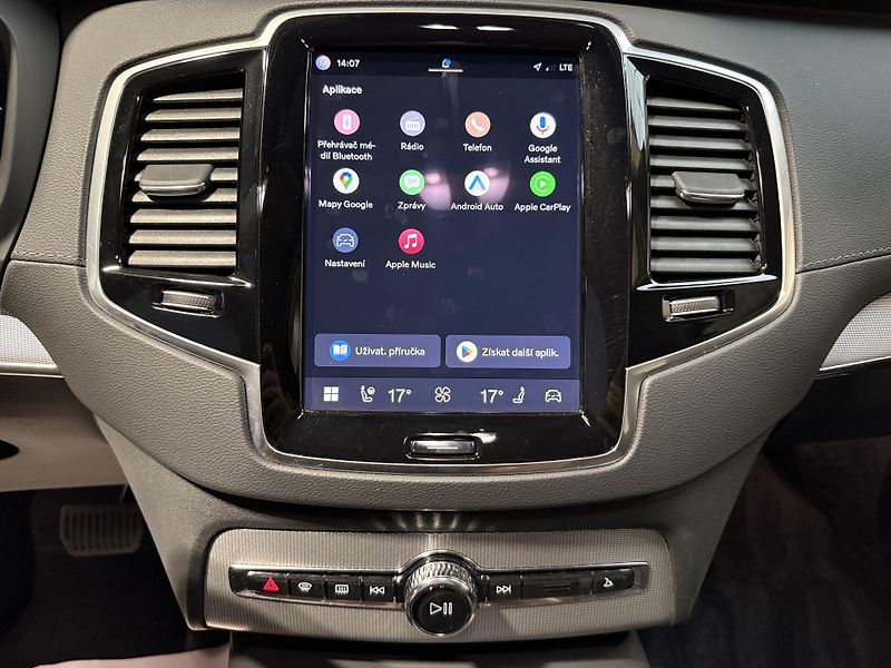 Volvo XC90 B5 AWD diesel Plus Dark Auto - fotka 7 z 17