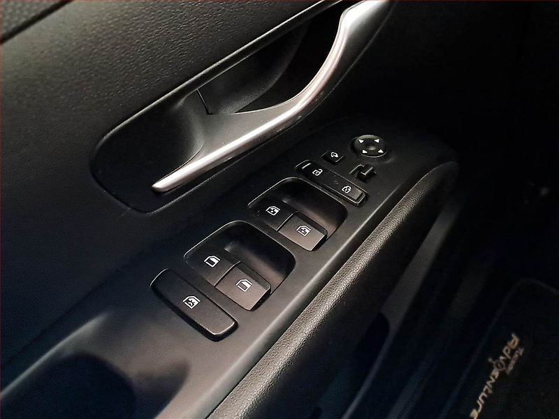 Hyundai Tucson (2021) 1.6 T-GDI - fotka 18 z 19