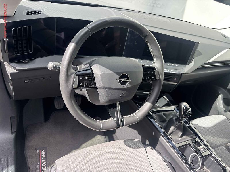 Opel Astra (2023) 1.2T, Elegance, LED, kamera - fotka 12 z 18