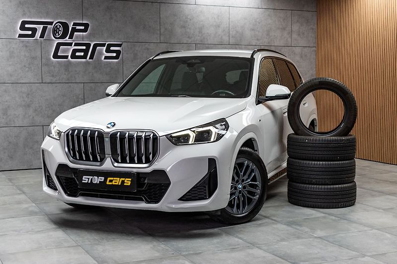 BMW X1 xDrive23d ///M*TAŽNÉ*KESSY* - fotka 2 z 49