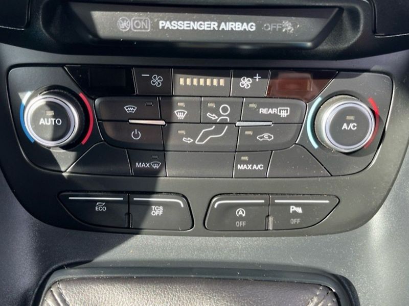 Ford Tourneo Connect 1.5D,74KW,1.MAJ.,CZ,SERVIS,DP - fotka 11 z 14