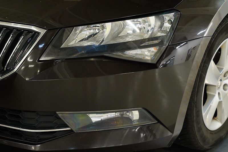 Škoda Superb - fotka 9 z 36