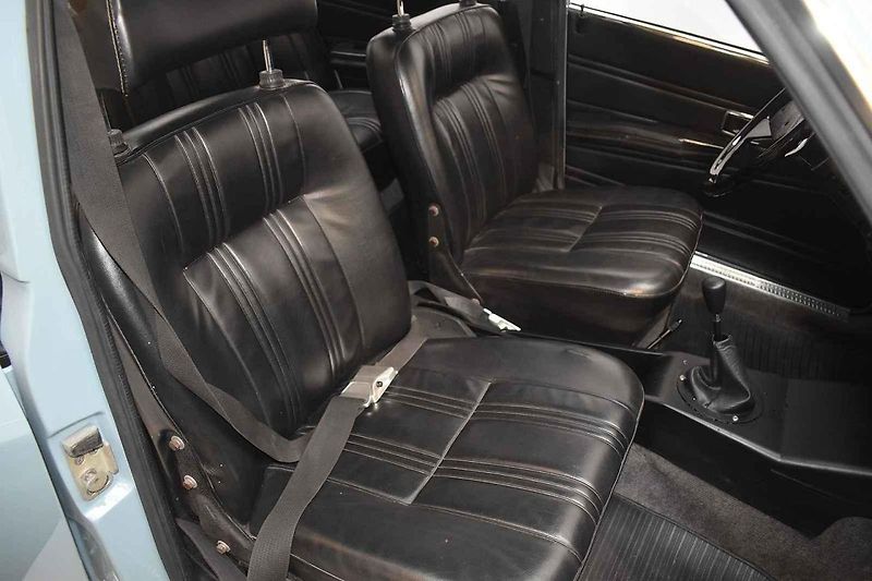 Sedan Škoda 720 je kompletní a provozuschopný