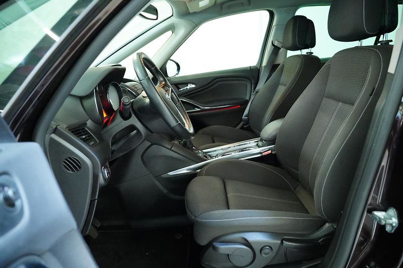 Opel Zafira - fotka 12 z 26