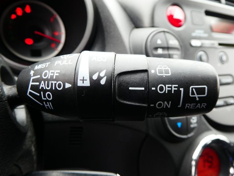 Honda Jazz (2012) 1.4i 73kW*Automat*Panorama* - fotka 17 z 32