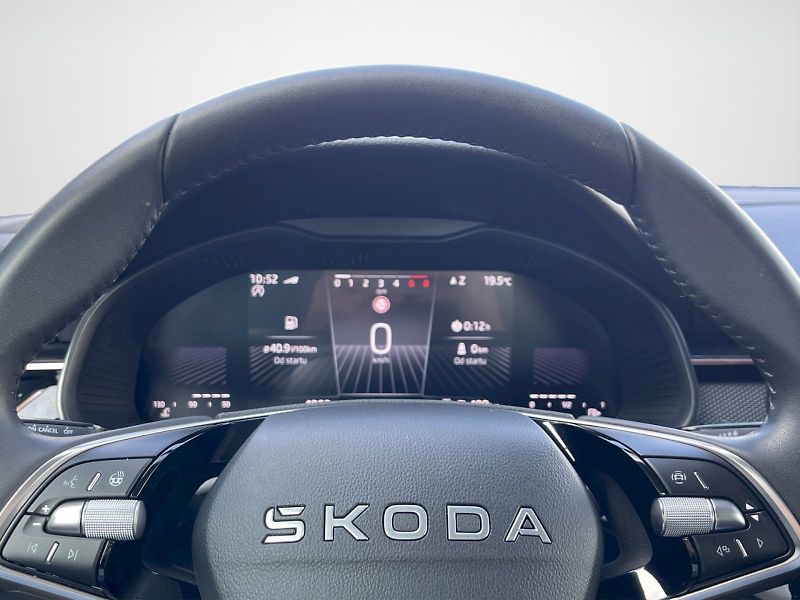Škoda Kamiq (2025) 1.5 TSI 110 kW Top Selection - fotka 9 z 33