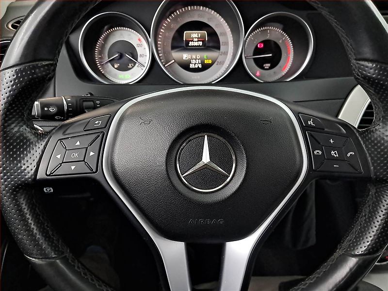 Mercedes-Benz Třídy C (2013) C 250 CDI 4MATIC, 4X4 - fotka 19 z 23