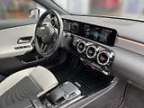 Mercedes-Benz Třídy A 200 sedan - náhled 19