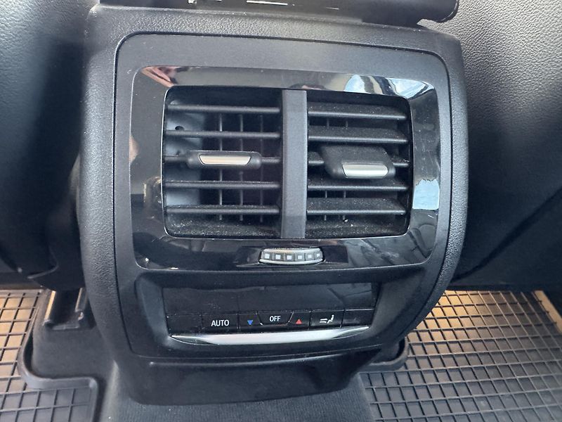 BMW X3 (2018) 2.0 X-DRIVE 140KW - fotka 9 z 20
