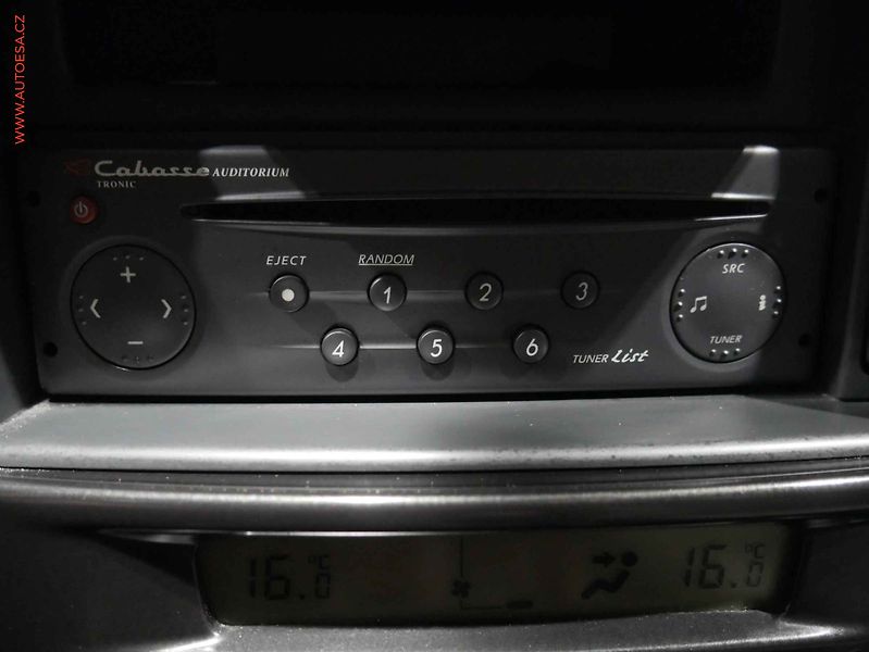 Renault Laguna (2001) 1.8 16V, Xenon, kůže - fotka 16 z 19