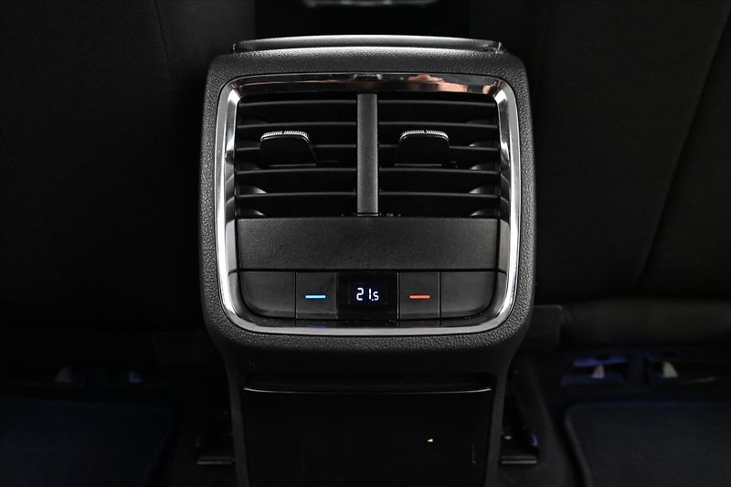 Škoda Octavia 2,0 TDI 110 KW DSG STYLE Záruk - fotka 22 z 31
