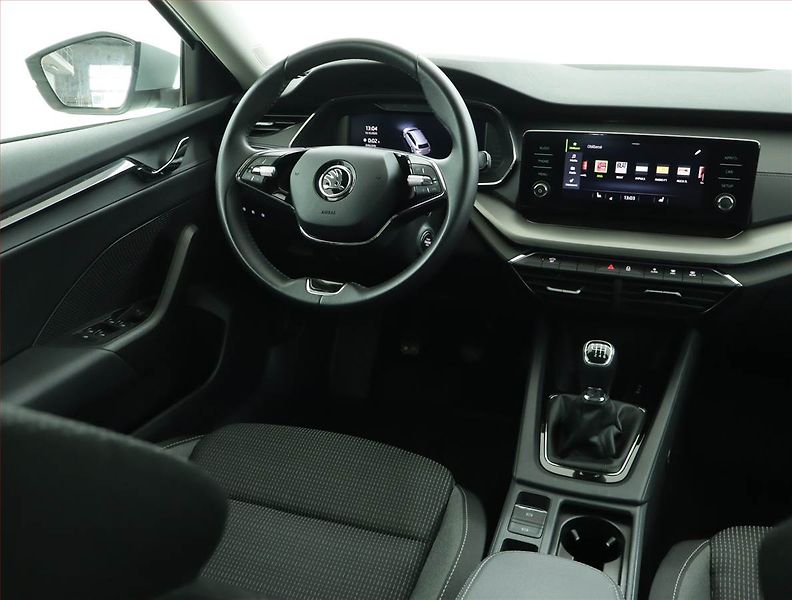 Škoda Octavia (2023) Ambition 2.0 TDI, ČR,1.maj - fotka 7 z 15