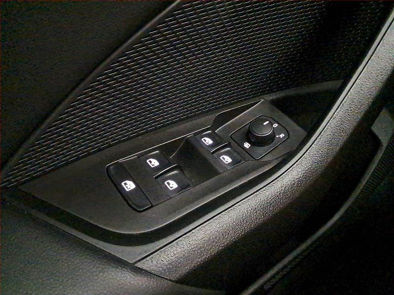 Škoda Octavia (2023) Ambition Plus 1.5 TSI - fotka 16 z 16