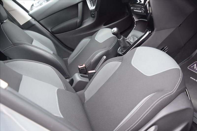 Citroën C3 1,1 i 44KW PO SERVISE NOVÁ STK - fotka 37 z 40