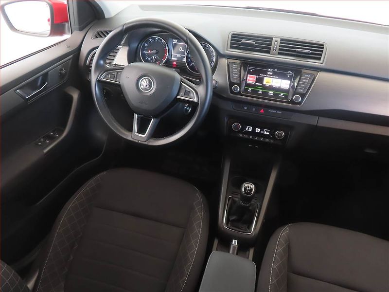 Škoda Fabia (2015) 1.2 TSI, Park. senzory - fotka 7 z 13