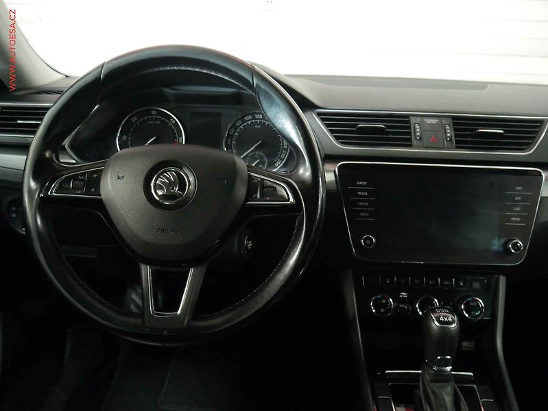 Škoda Superb (2018) 2.0 TDi 4x4, DSG, navi, bixen - fotka 11 z 22