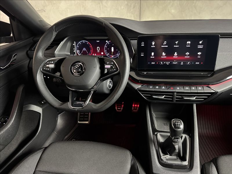 Škoda Octavia 2,0 TDi  Sportline Virtual LED - fotka 19 z 49