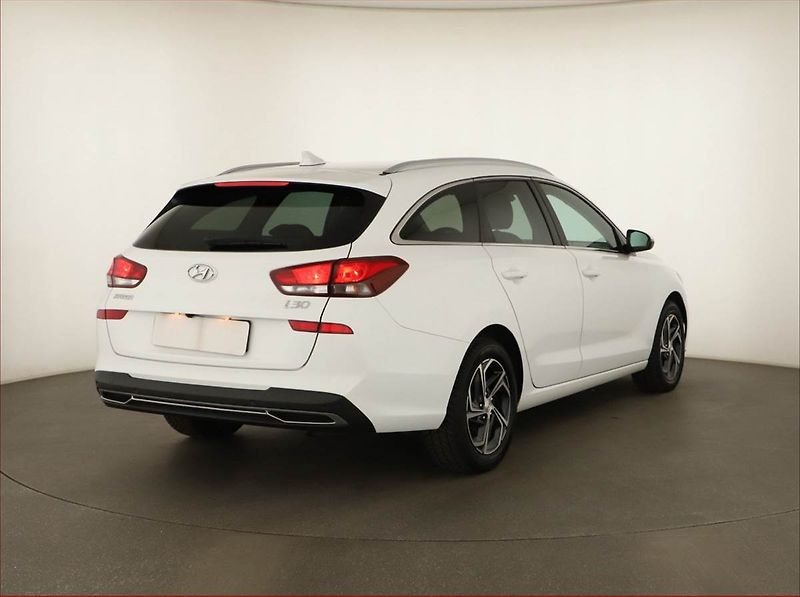 Hyundai i30 (2022) Smart 1.6 CRDi, ČR,1.maj - fotka 5 z 15