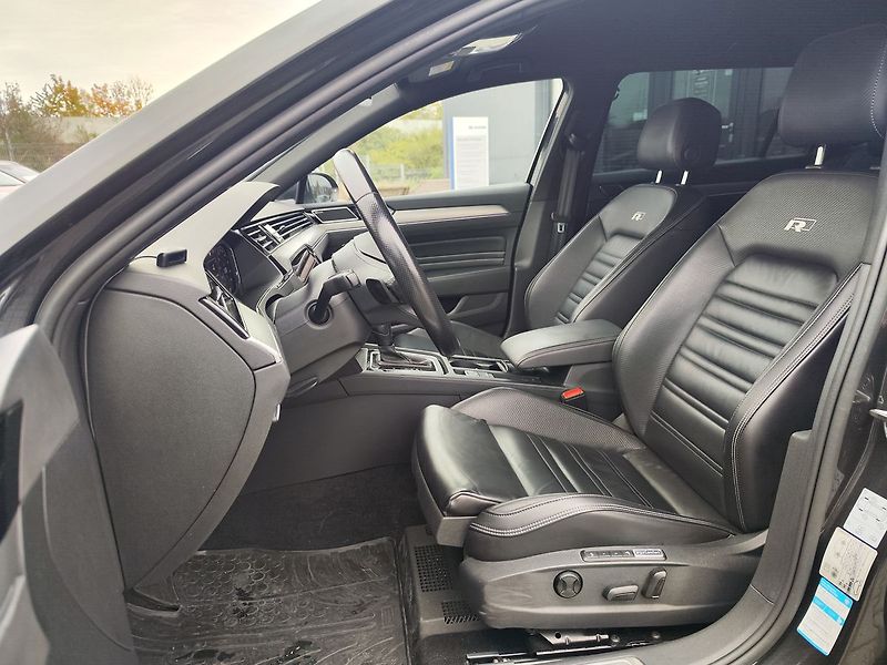 Volkswagen Passat 2.0 TDI/140kW R-Line DSG - fotka 16 z 37