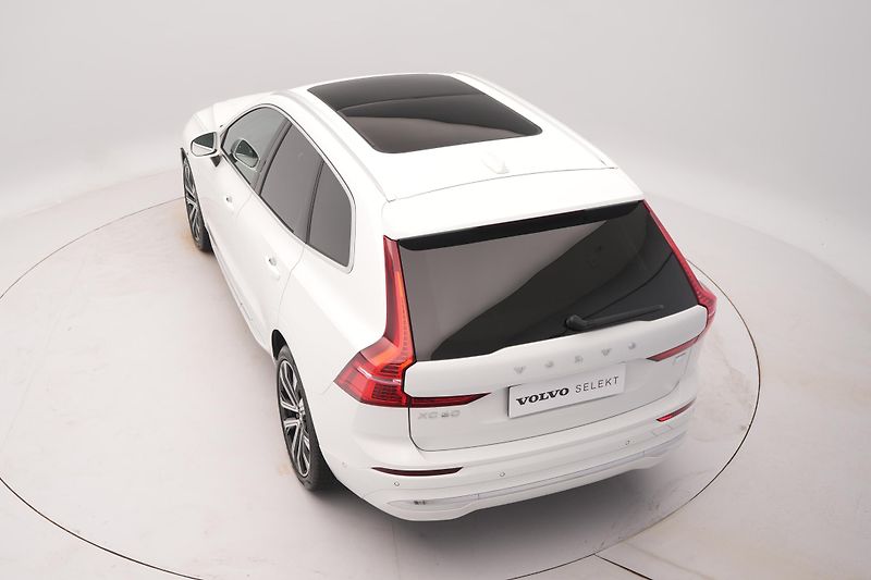 Volvo XC60 T8 AWD RECHARGE BRIGHT PLUS  - fotka 18 z 46