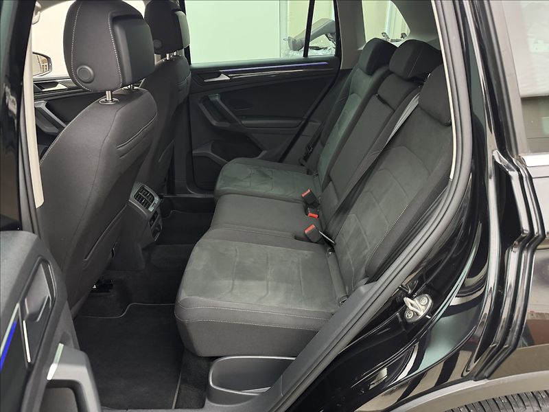 Volkswagen Tiguan 2,0 DSG DPH ACC NZTOP VC TAŽNÉ - fotka 40 z 49