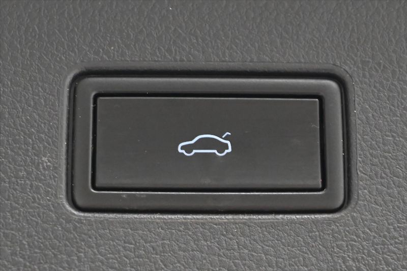 Volkswagen Passat 2,0 TDI 110 kW DSG Business Zá - fotka 28 z 32