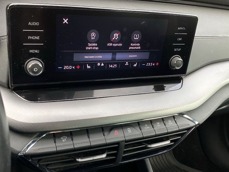 Škoda Octavia (2021) 1.5 TSI Ambition + - fotka 17 z 30