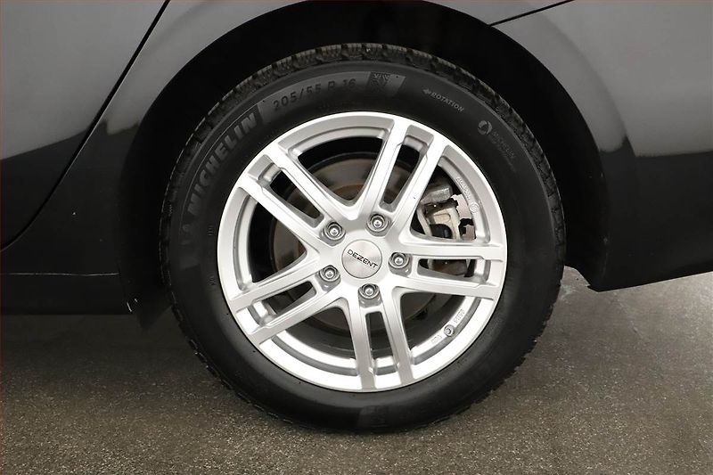 Kia Ceed (2022) 1.6 GDI plug-in - fotka 20 z 20